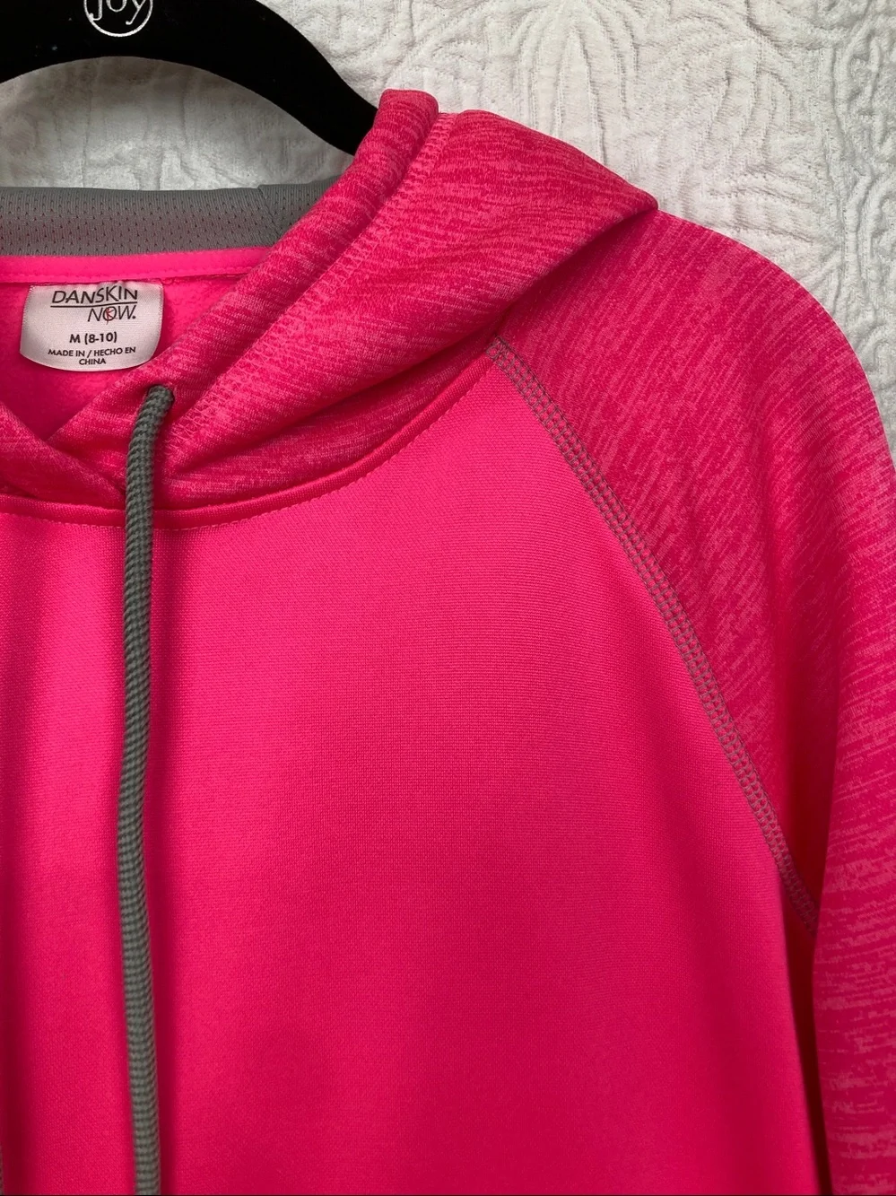 Danskin Now Women’s Neon Pink Pullover Hoodie sz Medium